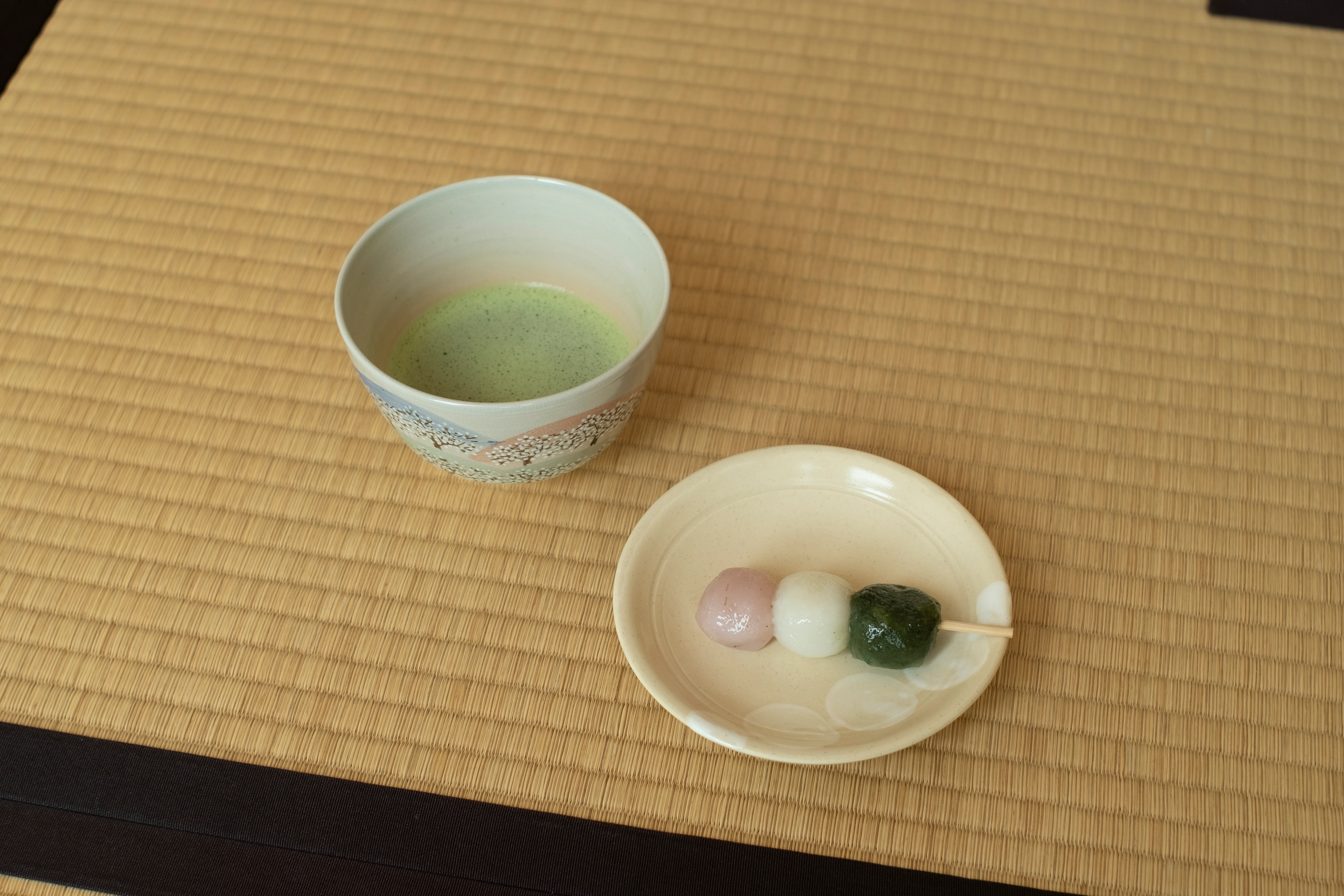 薄茶とお菓子